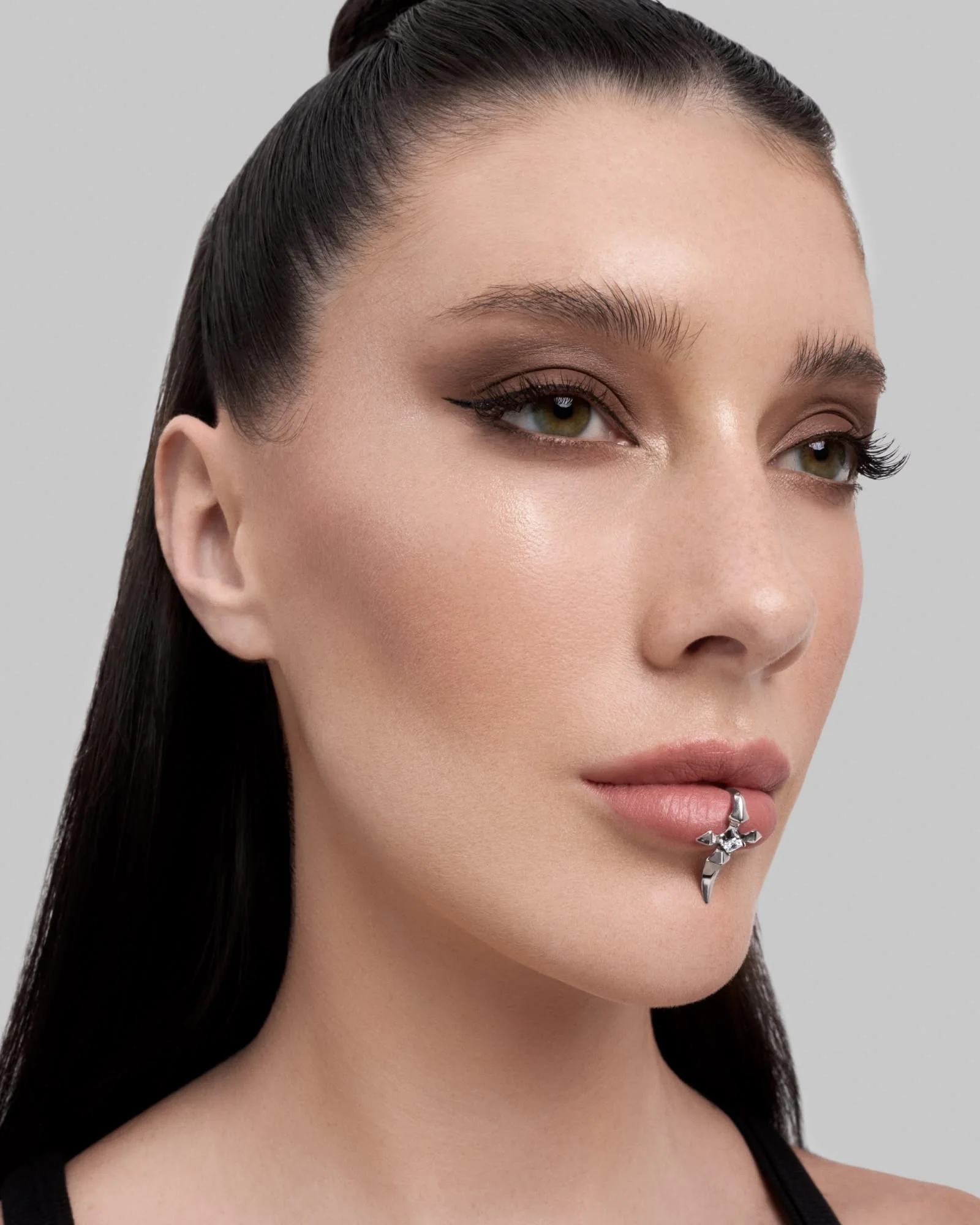 Mercy lip cuff - Image 4