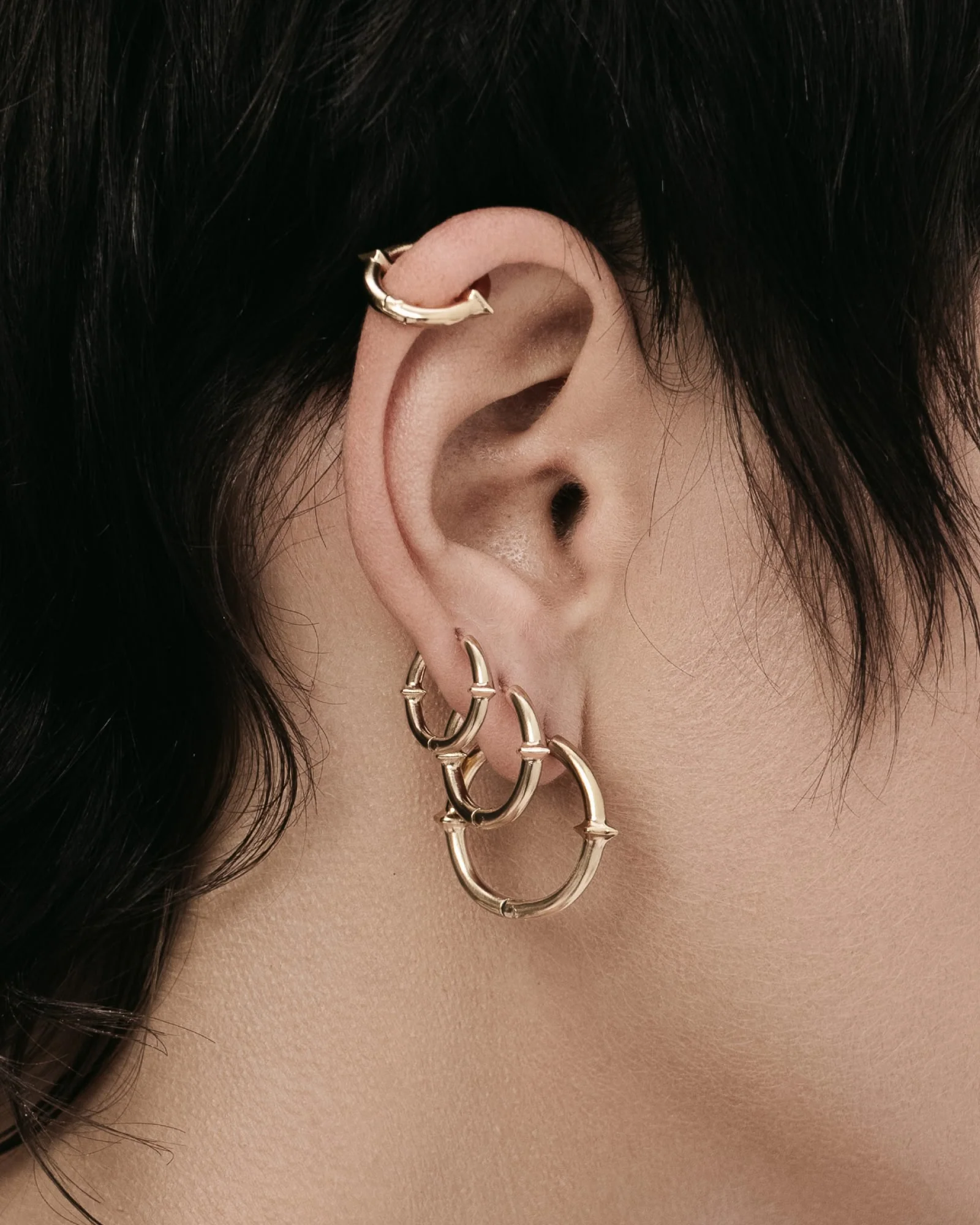 Qria Hoop Earrings Set - Image 11