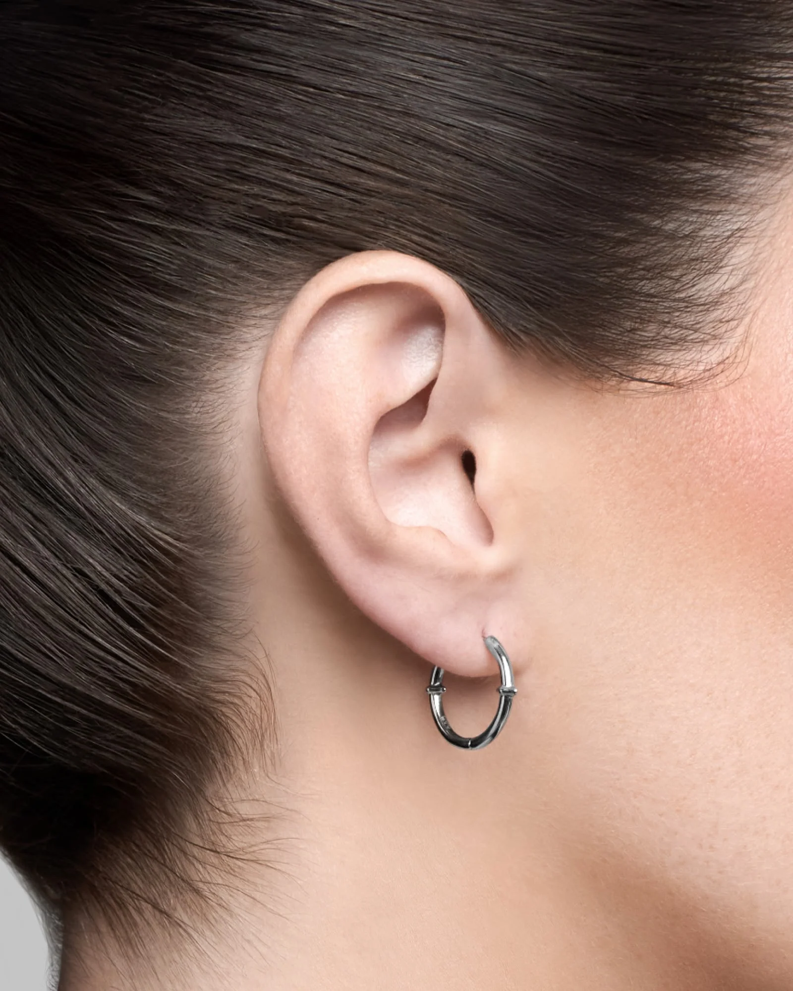 Qria Hoop Earrings Set - Image 4