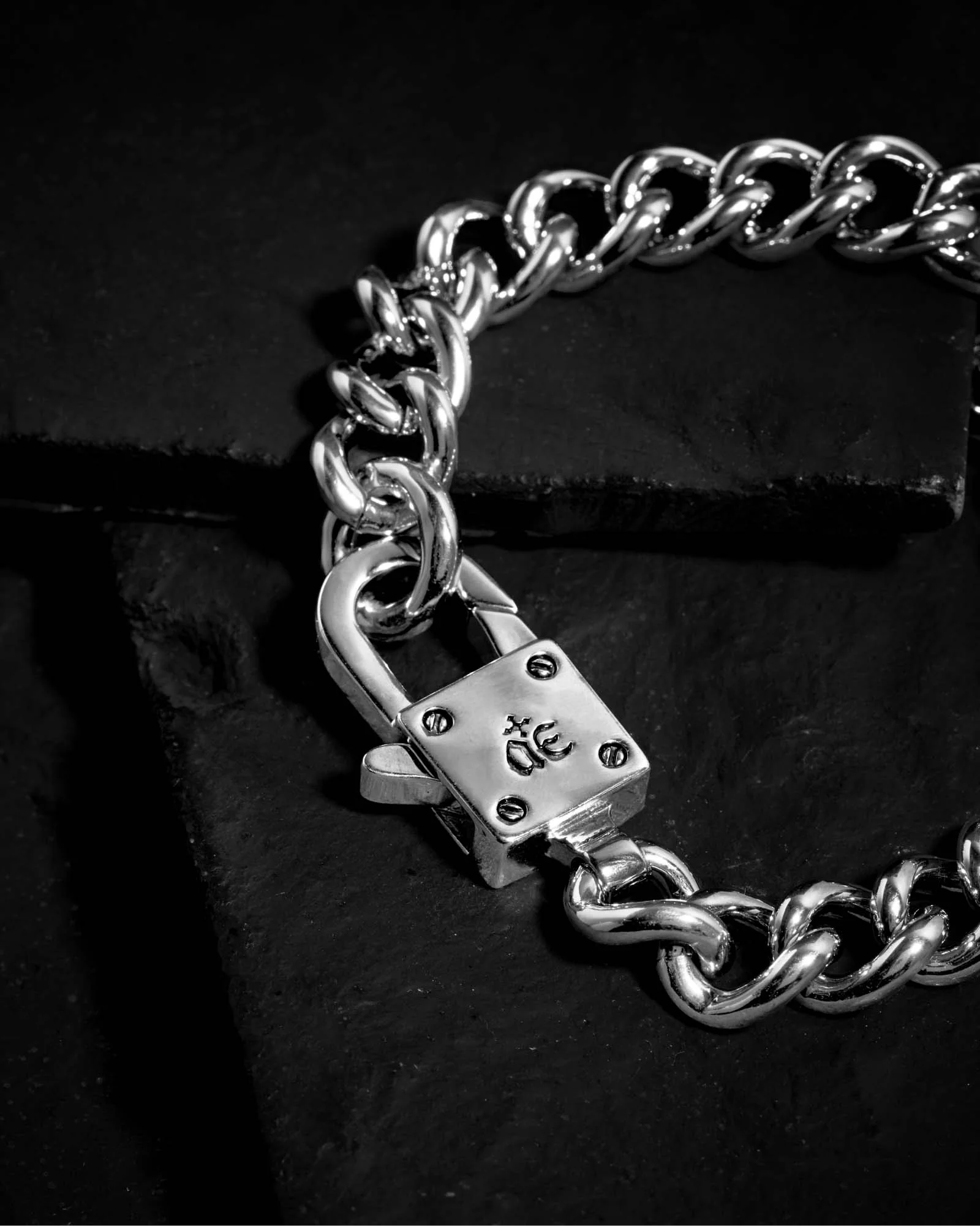 Sync Chain Bracelet - Image 14